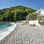 Apartments Mateo - By The Beach;